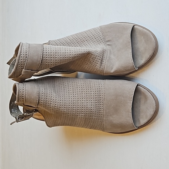 Circus by Sam Edelman Taupe Kipling Peep Toe Booties 8 - Picture 5 of 8